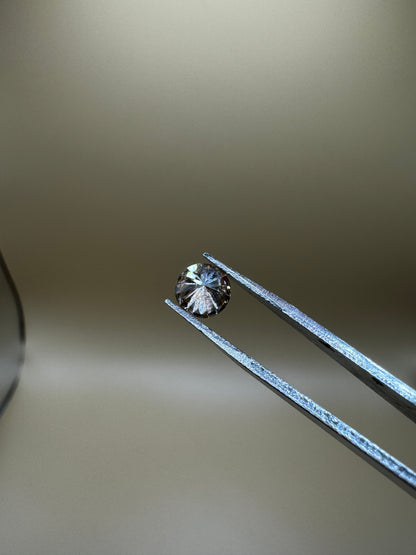 0.715 Carat Diamant Champagne Fancy
