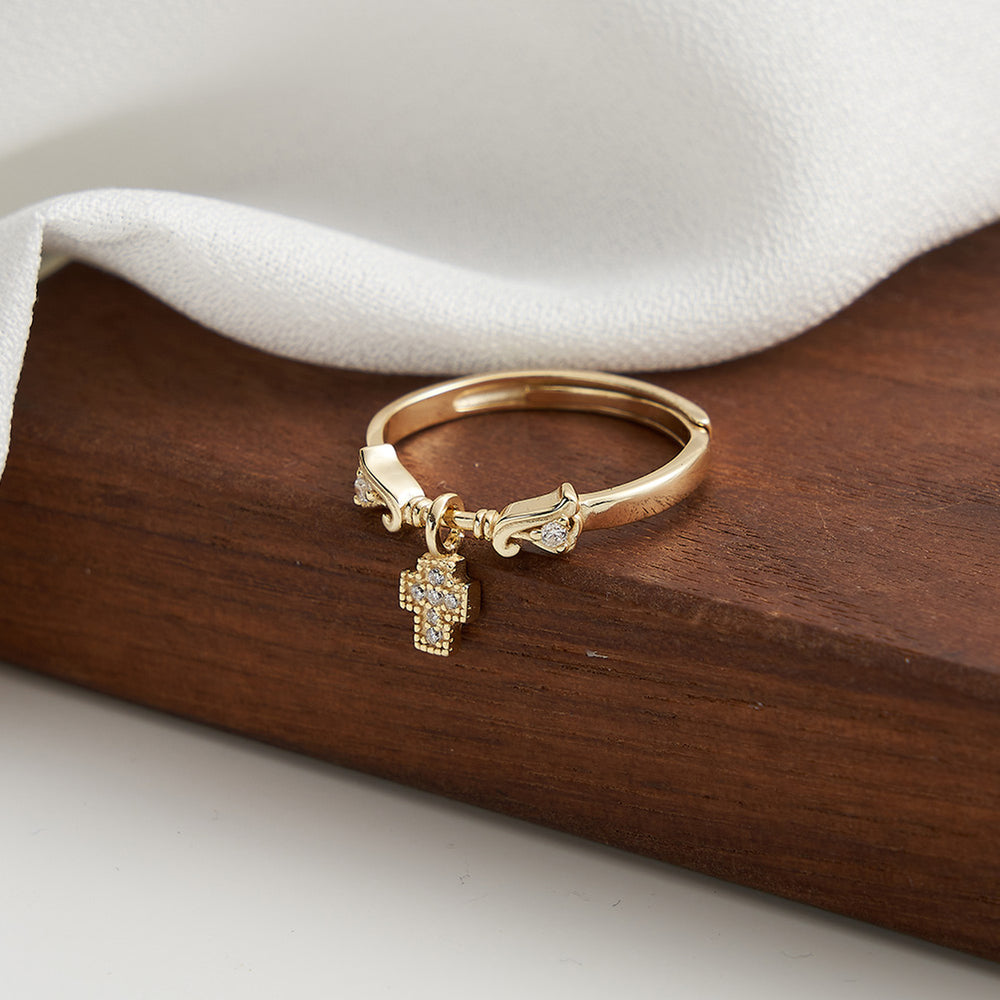 Ring aus 925 Sterlingsilber 14K vergoldet mit Kreuz auf Deko