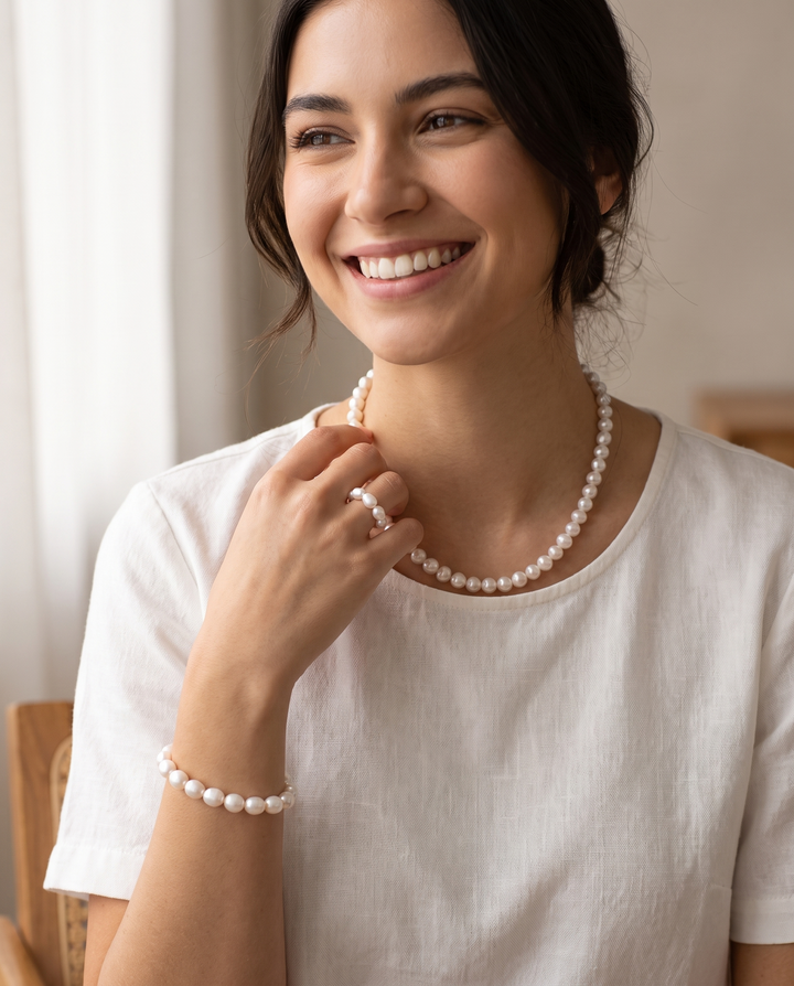 Maréa Perlenschmuck-Set, getragen von einem Model
