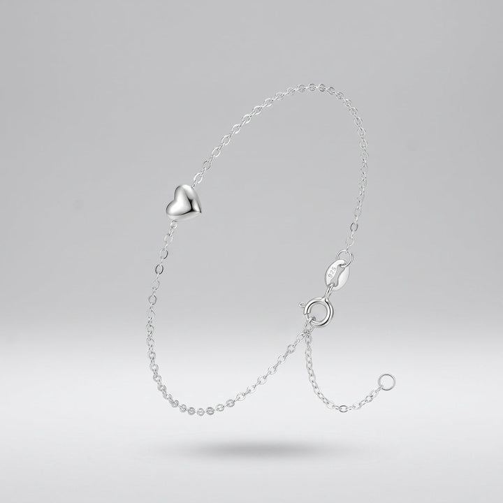 Minimalistisches Armband mit Herzanhänger